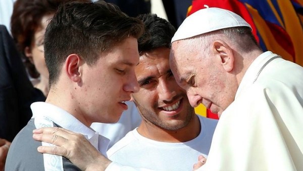 Jakson Follmann e Papa Francisco