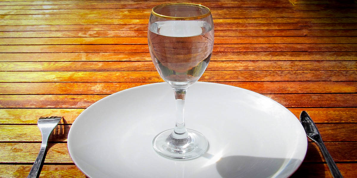 EMPTY PLATE,GLASS OF WATER