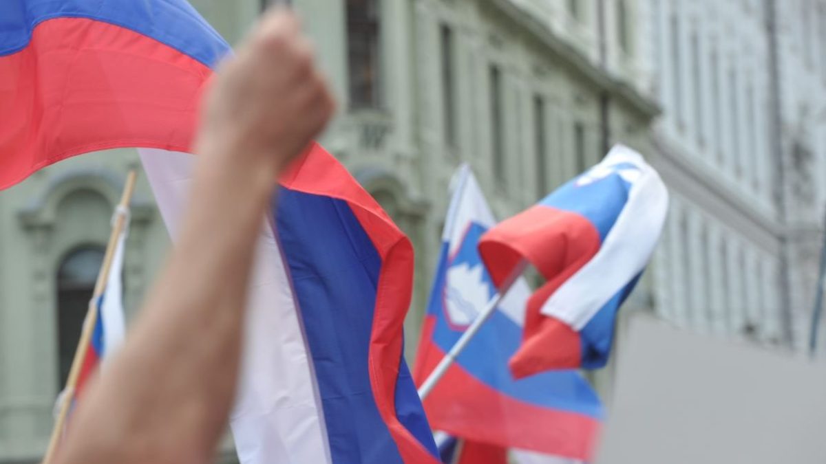web3-slovenia-flag-independence-druc5beina-e1561455573329.jpg