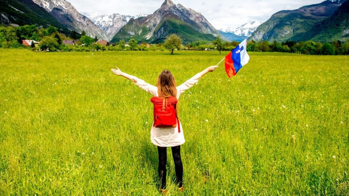 web3-slovenia-people-flag-nature-shutterstock-e1561457414193.jpg