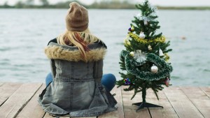 WOMAN;CHRISTMAS;TREE;DOCK