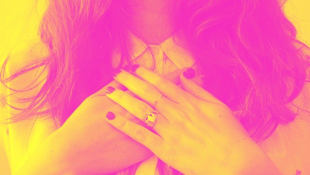 WOMAN