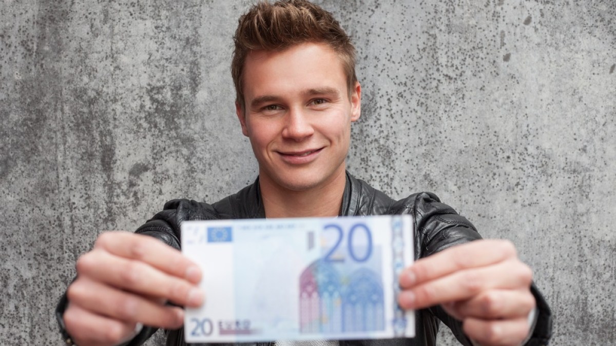 MAN HOLDING 20 EUR