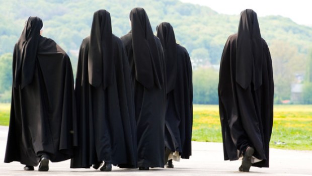 NUNS WALKING