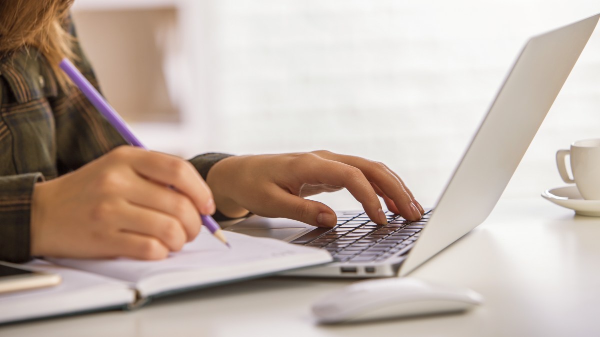 WEB3-STUDY-COMPUTER-SHUTTERSTOCK
