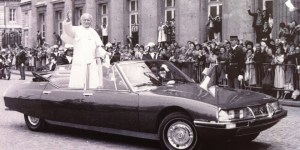 Edinstven pogled na papamobile skozi stoletja