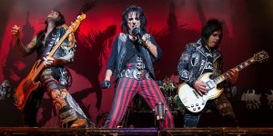 Nekoč ekscentrični rock zvezdnik, ki je ušel smrti, zdaj igra Heroda