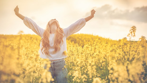HAPPY SMILING WOMAN