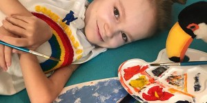 12-letnica ne more vstati iz postelje, a njene mojstrovine so neverjetne