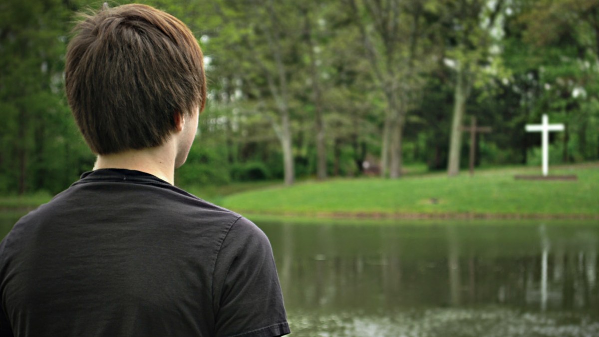 TEENAGE BOY,CROSS
