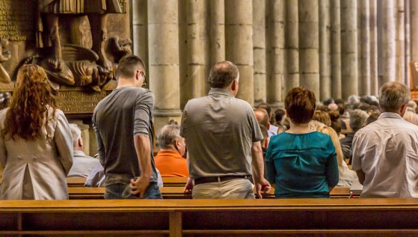 CONGREGATION,PRAYING,MASS