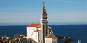 Kaj se dogaja s slovenskim turizmom in kaj imajo s tem duhovniki