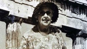 AGATHA CHRISTIE