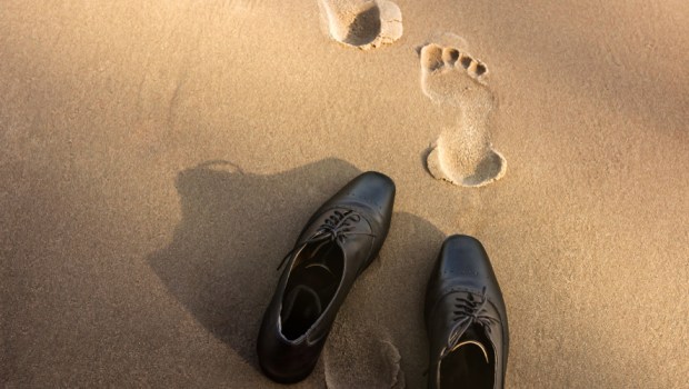 SHOES BEACH