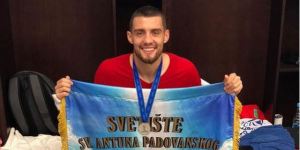Hrvaški nogometaš Mateo Kovačić srebrno medaljo delil s sv. Antonom Padovanskim