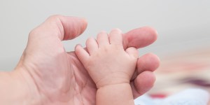 &#8220;Ob smrti otroka se čas ustavi, najin svet se je postavil na glavo&#8221;
