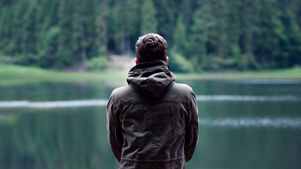 MAN,ALONE,LAKE
