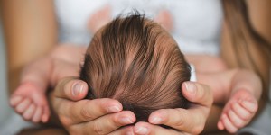 Odločitev za posvojitev: Živeti z bolečino, ki je nihče ne razume