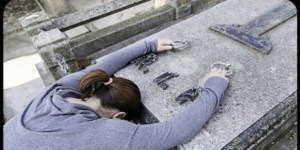 Kako se posloviti od ljubljene osebe, ko pa srce tega ne zmore