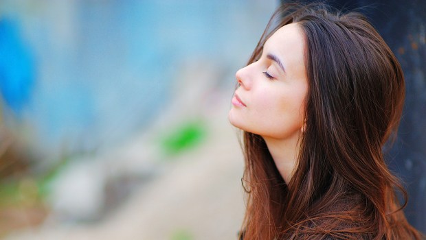 WOMAN MEDITATING
