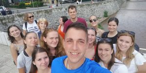 Karitas od blizu: &#8220;Nasmehi otrok nam dajo vedeti, da delamo dobro&#8221;