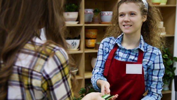SALES WOMAN