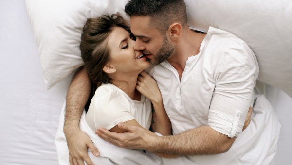COUPLE, KISS, BED
