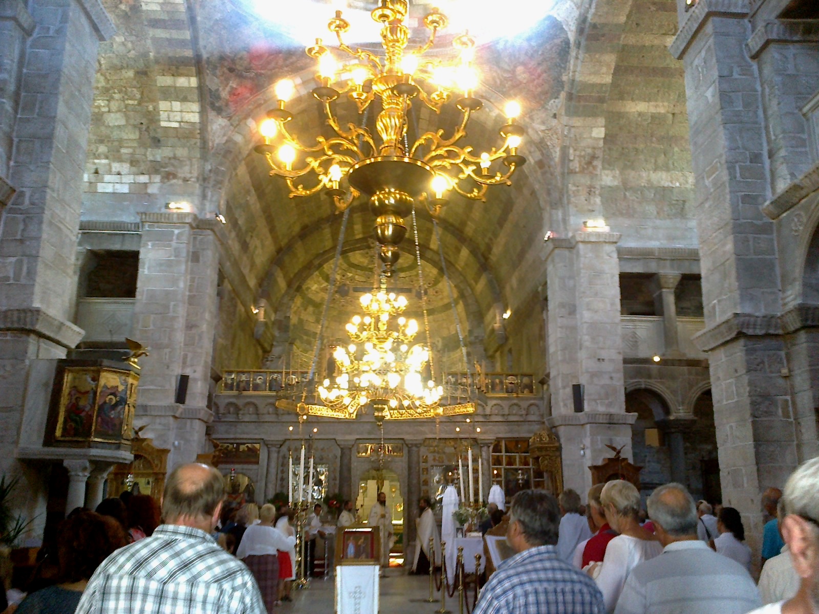 cyclades_paros_paroikia_panagia_ekatontapiliani_nef_-_panoramio.jpg