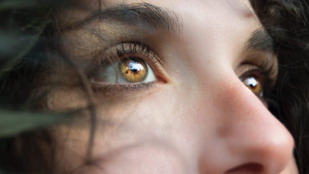 GIRL,EYES,UP