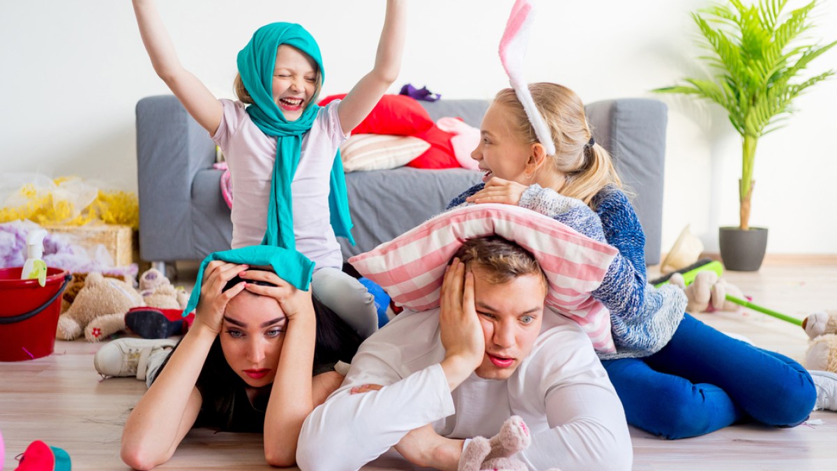 WEB3-Tired-parents-and-romping-kids