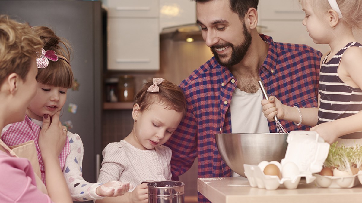web3-father-mother-family-easter-kitchen-shutterstock