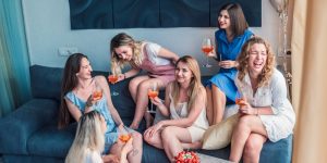 11 iger in preizkušenj, ki jih lahko pripravimo na dekliščini