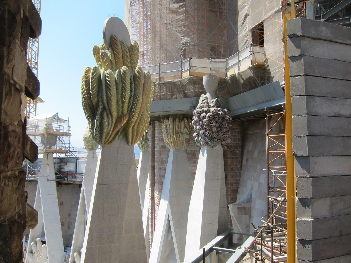 {"rendered":"Evharisti\u010dni znaki na cerkvi Sagrada Familia arhitekta Gaudija"}