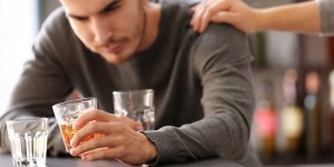 Ozdravljeni alkoholiki svetujejo, kako se zoperstaviti alkoholu