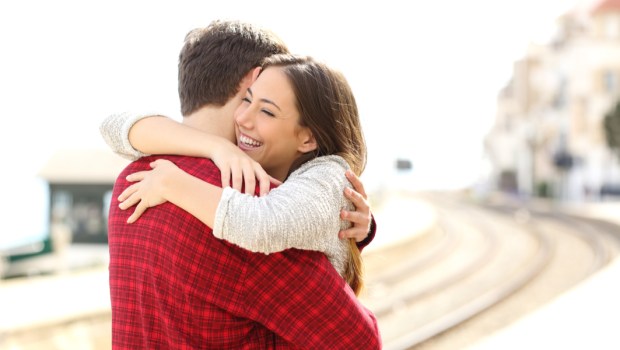 hug cuople