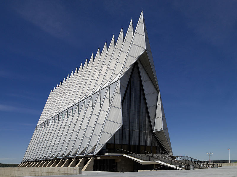 web-air_force_academy_chapel_colorado_springs_public-domain.jpg