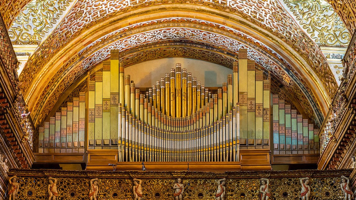 web3-organ-church-compania-quito-ecuador-diego-delso-delso.photo-cc-by-sa-.jpg