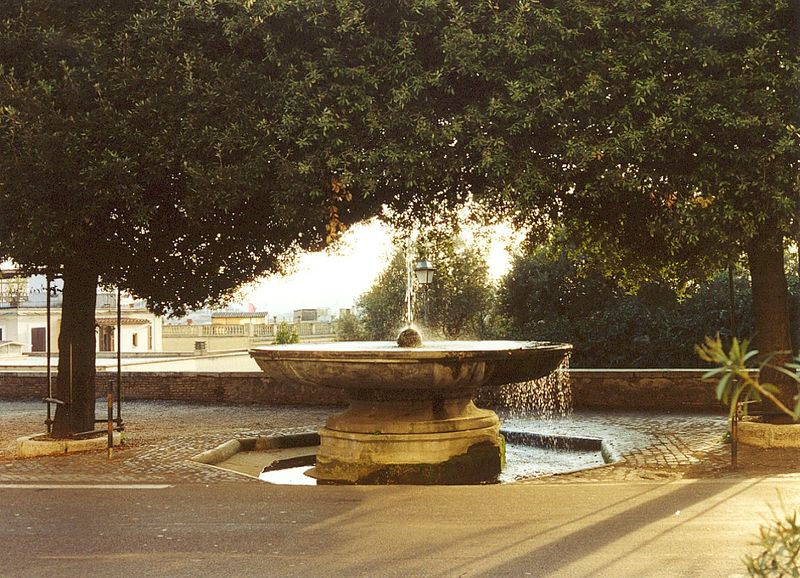 web-fountain_in_front_of_villa_medici_on_pincio_rome-peter-j.-st-b.-green-cc3-unported.jpg