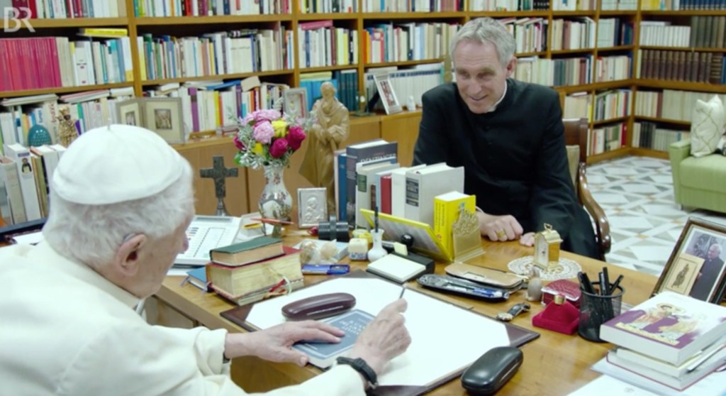 Benoît XVI a reçu la chaîne de télévision bavaroise Bayerischer Rundfunk, au sanctuaire Mater Ecclesiae.