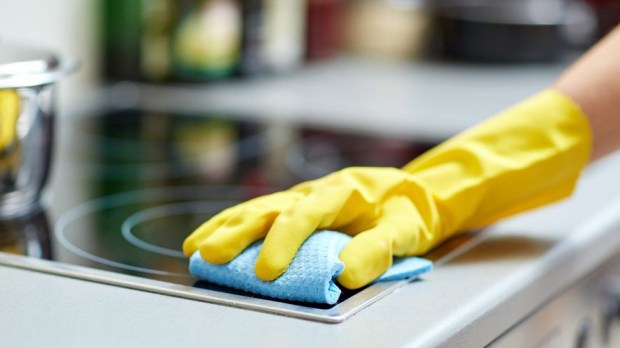 web3-hand-gloves-cleaning-shutterstock_259101173-syda-productions.jpg