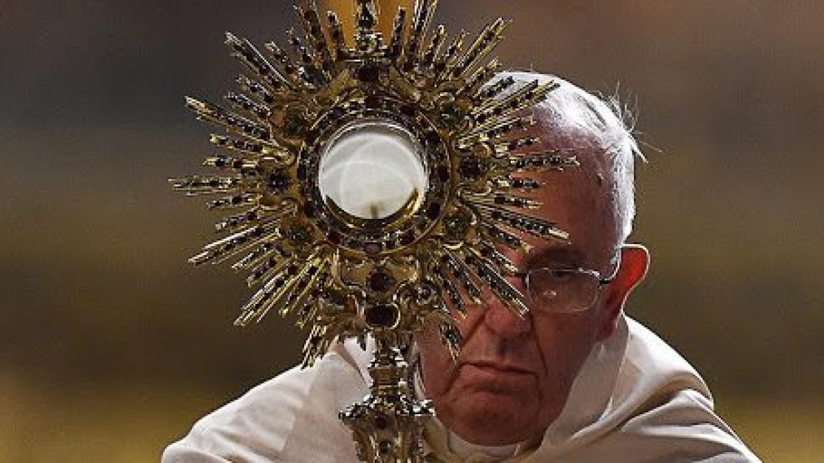 Pope Francis 2015 Corpus Christi Procession