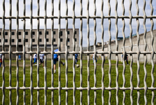 ITALY, NAPLES : Prisoners playing football into Secondigliano&#8217;s detention center &#8211; en