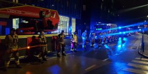 Ljubljanski gasilci slavnostno zaploskali zdravstvenim delavcem