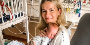 Zaradi koronavirusa je hčerko lahko objela šele nekaj tednov po porodu v komi