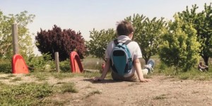 To je Tomaž. Deček, ki sanja o tem, da bi se lahko vozil s kolesom