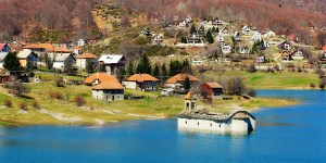 Potopljene cerkve z vsega sveta, ki so priljubljena turistična atrakcija