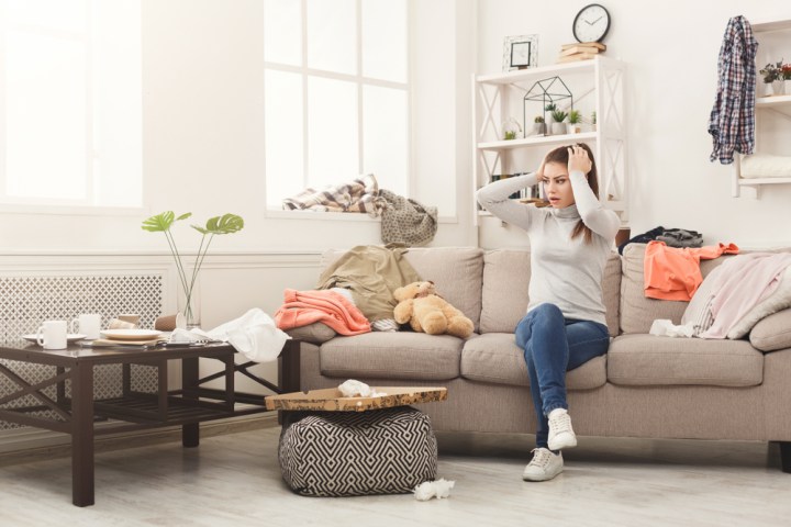 DESPERATE WOMAN MESSY LIVING ROOM