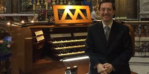 Organist, ki igra za papeža: &#8220;Ko igram, me ne vidite&#8221;