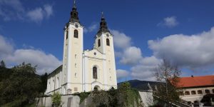 Slovenski kraj, kjer se na Marijino priprošnjo čudeži dogajajo že 500 let