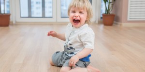 3 pomembni koraki v trenutku, ko ima vaš otrok izbruh jeze